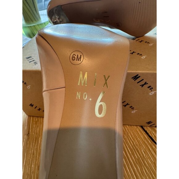 Mix No. 6 Womens Nude Patent Pointed Toe Heels With Clear Stiletto Heel - Picture 7 of 10